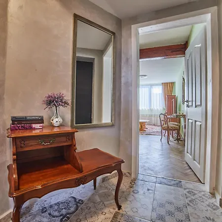 Apartament Fabulous Retro In The Heart Of